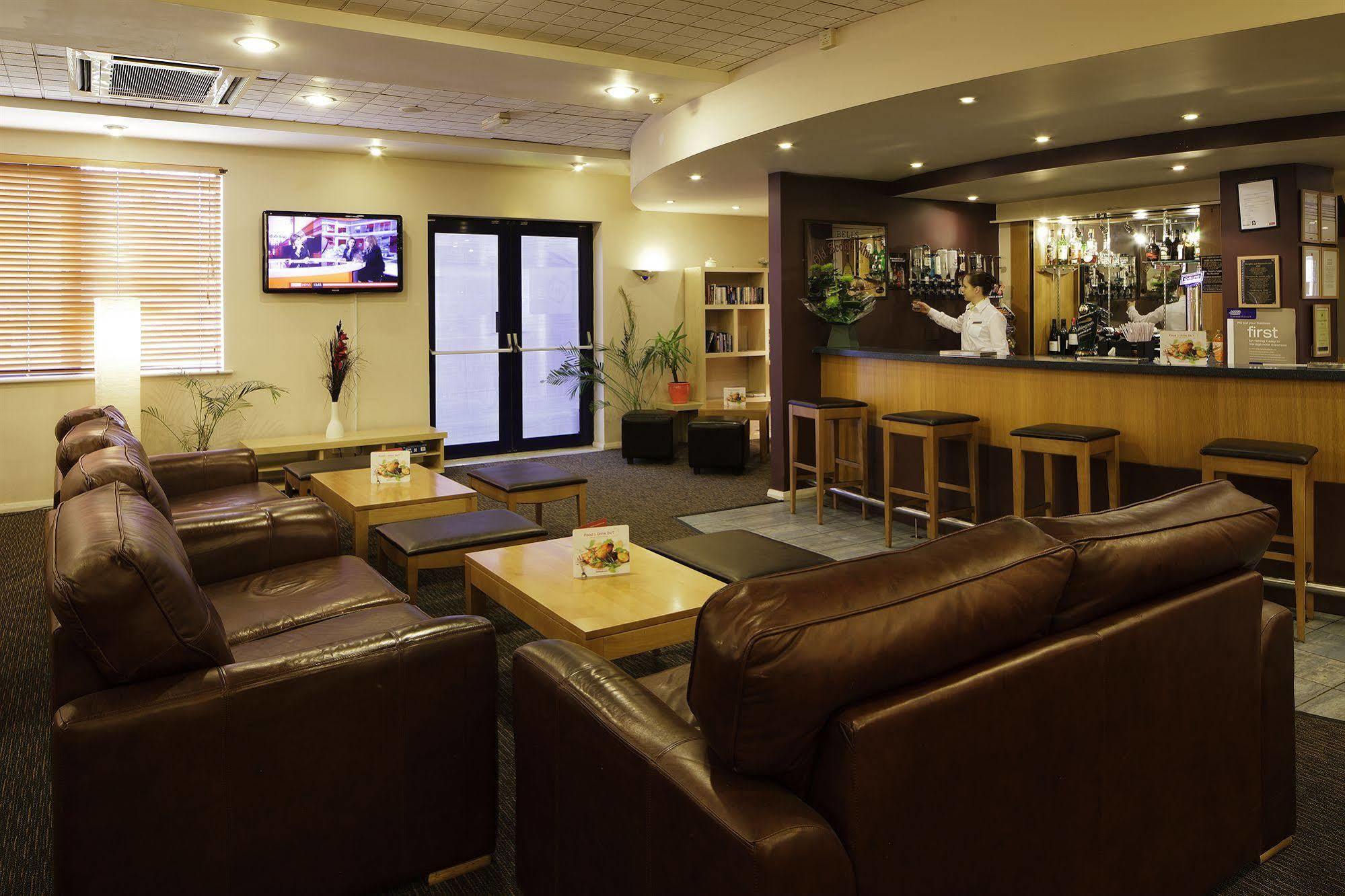 Hotel Ibis Chesterfield North - 2*