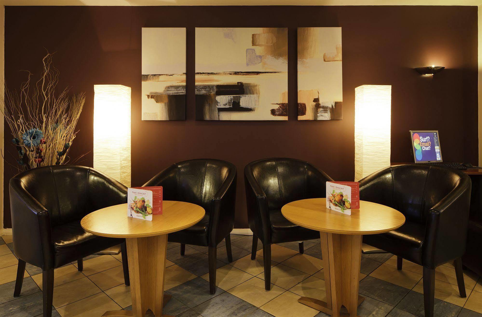 Ibis Chesterfield North - Hotel 2*